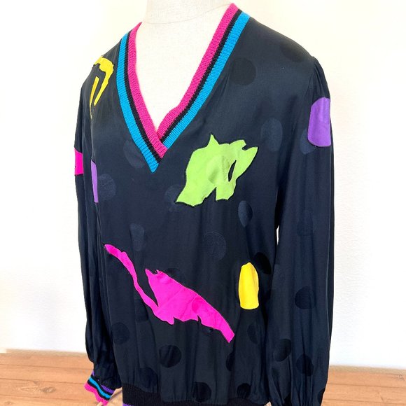 NWT 90's Silk Eclectic Pullover V-Neck Shirt - Size 12 - Unisex Y2K - Picture 2 of 13